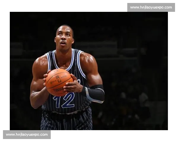 传奇护航！霍华德名人堂加冕 詹皇见证中锋传承